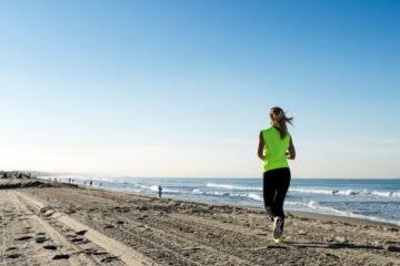 Runpedia_Correr en la Playa Beneficios para tu Cuerpo y Mente
