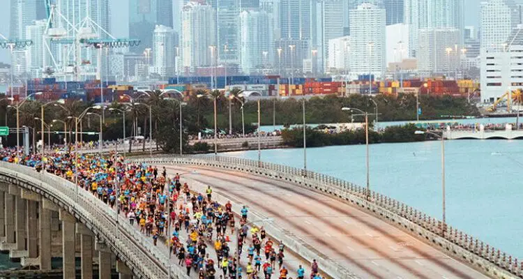 Runpedia_Maratón de Miami 2024 y media medalla
