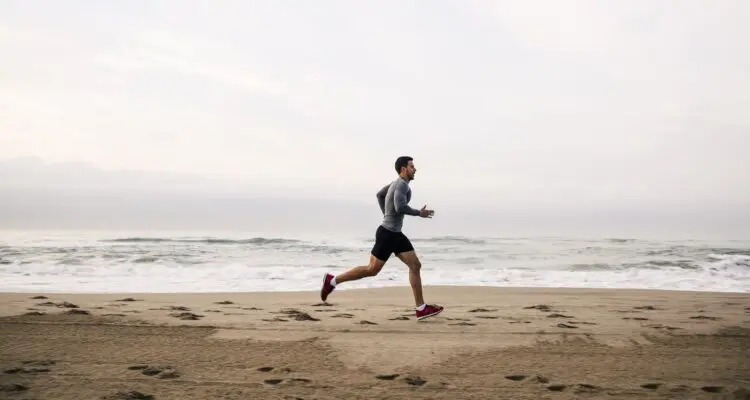 Runpedia_Como-empezar-a-correr-e-ir-entrenando-para-carreras-de-playa