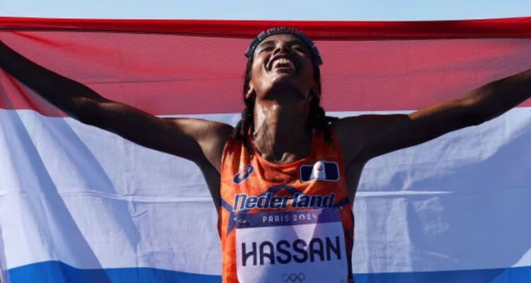 runpedia_Atletismo en París 2024 Sifan Hassan Coronada con el Oro Olímpico.