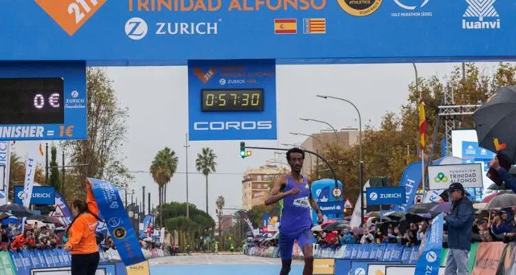 runpedia_Record Mundial de Yomif Kejelcha en Medio Maratón de Valencia.