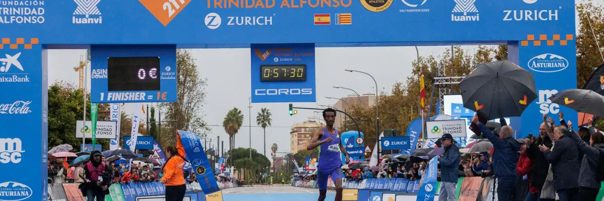 runpedia_Record Mundial de Yomif Kejelcha en Medio Maratón de Valencia.