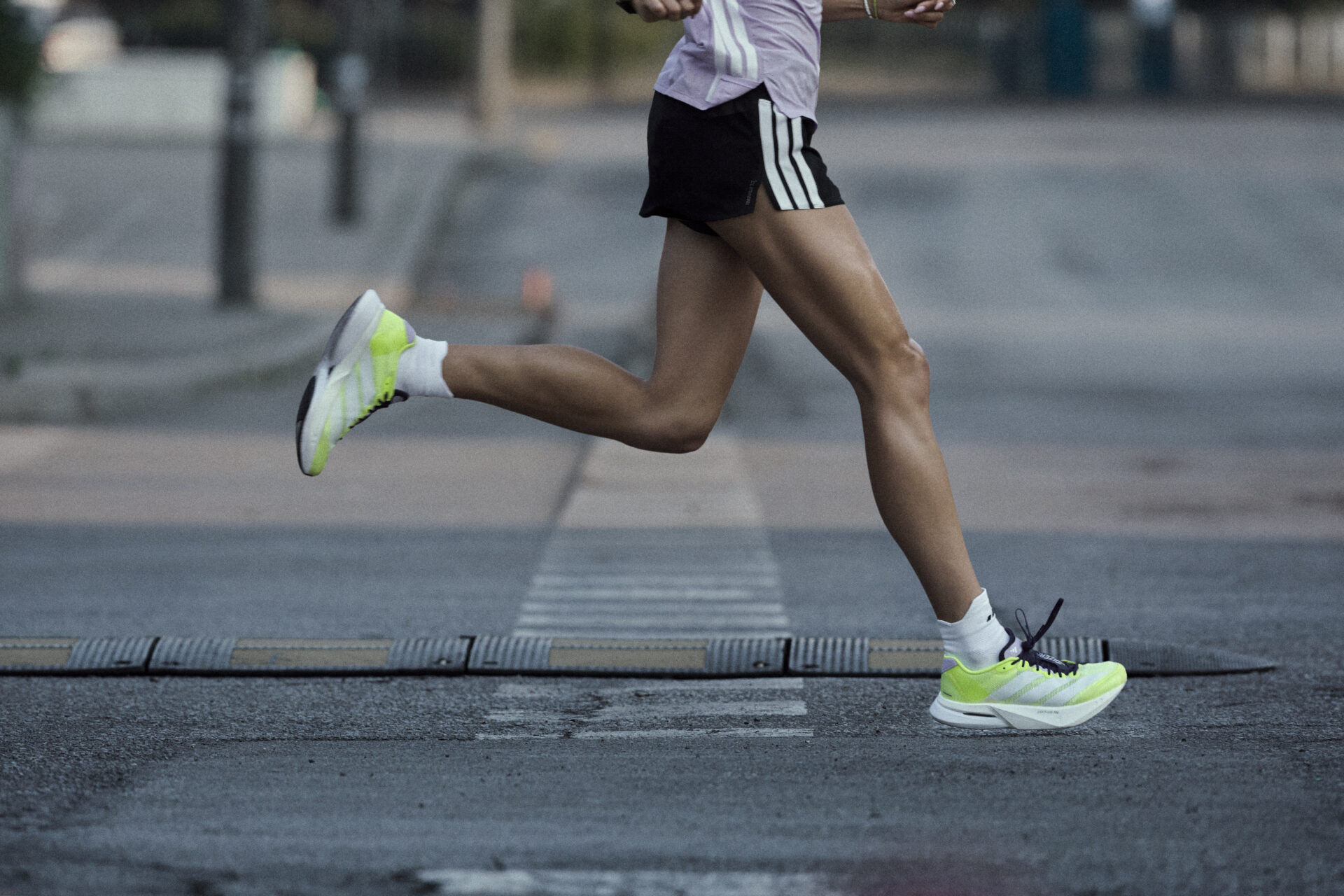 runpedia_ADIZERO SS26: La Colección que Impulsa Récords se Viste de 'Solar Yellow'